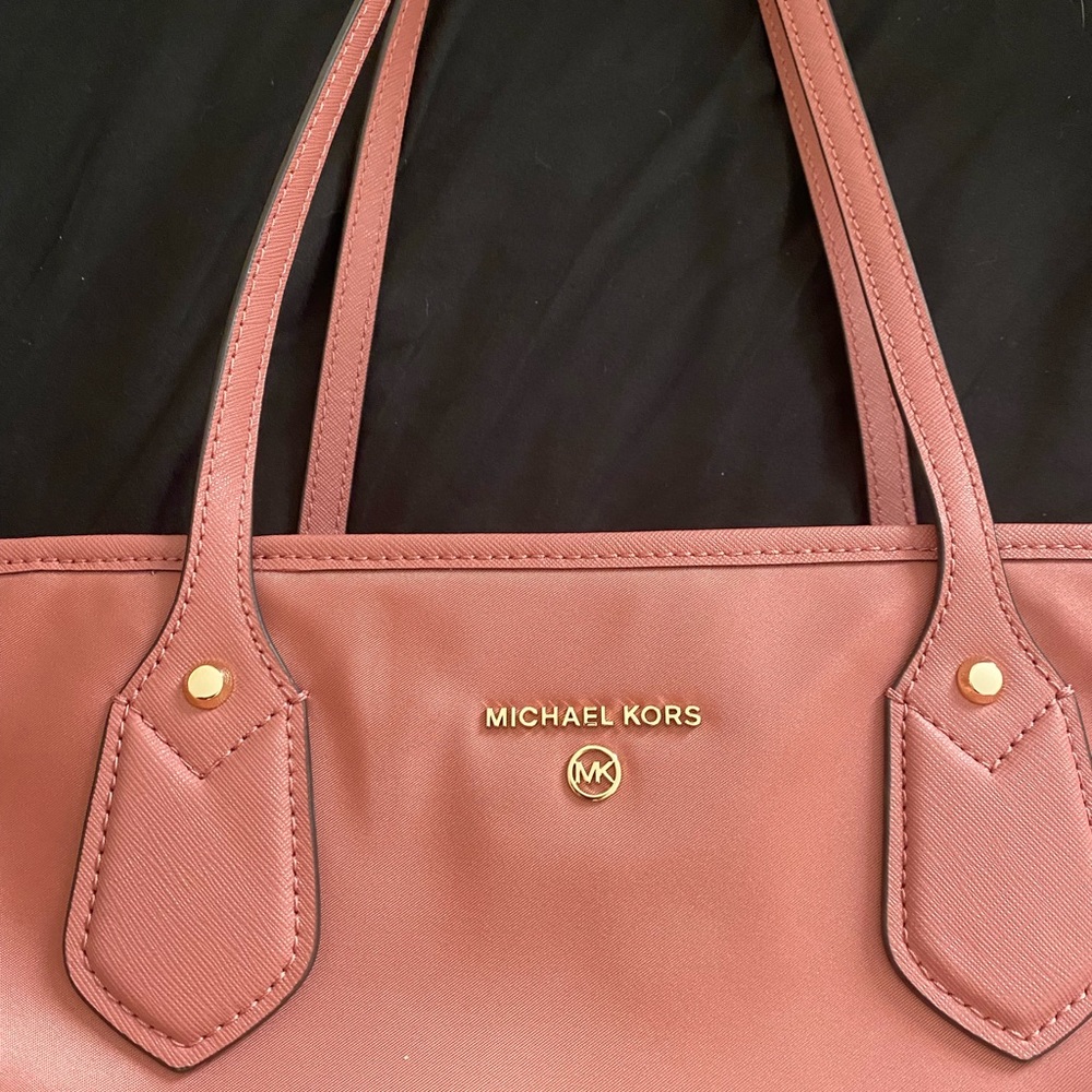 Authentic Michael Kors Eva Nylon Tote Rose Like New - Picture 2 of 5